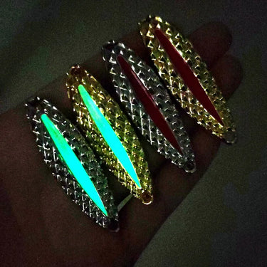 Luminous Metal Spinner Spoon Fishing Lure Hard Baits Sequins Noise Paillette with Feather Treble Hook Fishing Tackle 2.5g-20g